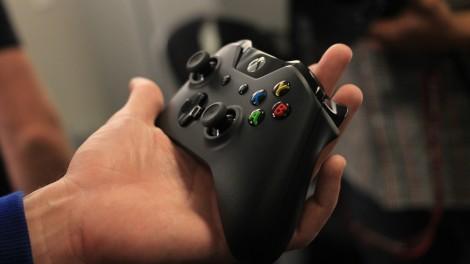 Свого часу просто відмінною новиною для геймерів стало те, що контролер Xbox One, який став фантастичною заміною улюбленому багатьма геймпад від Xbox 360, можна буде без проблем використовувати зі звичайним комп'ютером