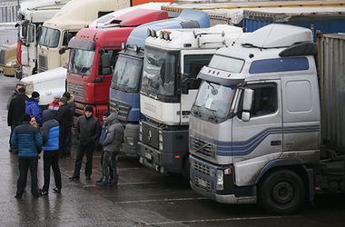 25 лютого 2016, 8:45 Переглядів:   Транзит фур між РФ і Україною розблоковано