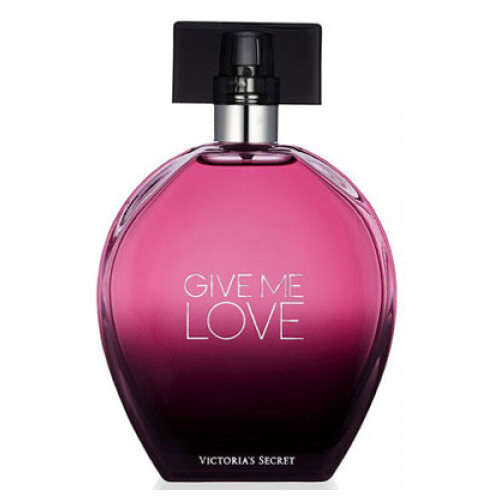 спокусливий аромат   Victoria Secret Give Me Love   являє собою суміш незвичайного журавлинного нюансу і ванілі, що приносить святковий настрій